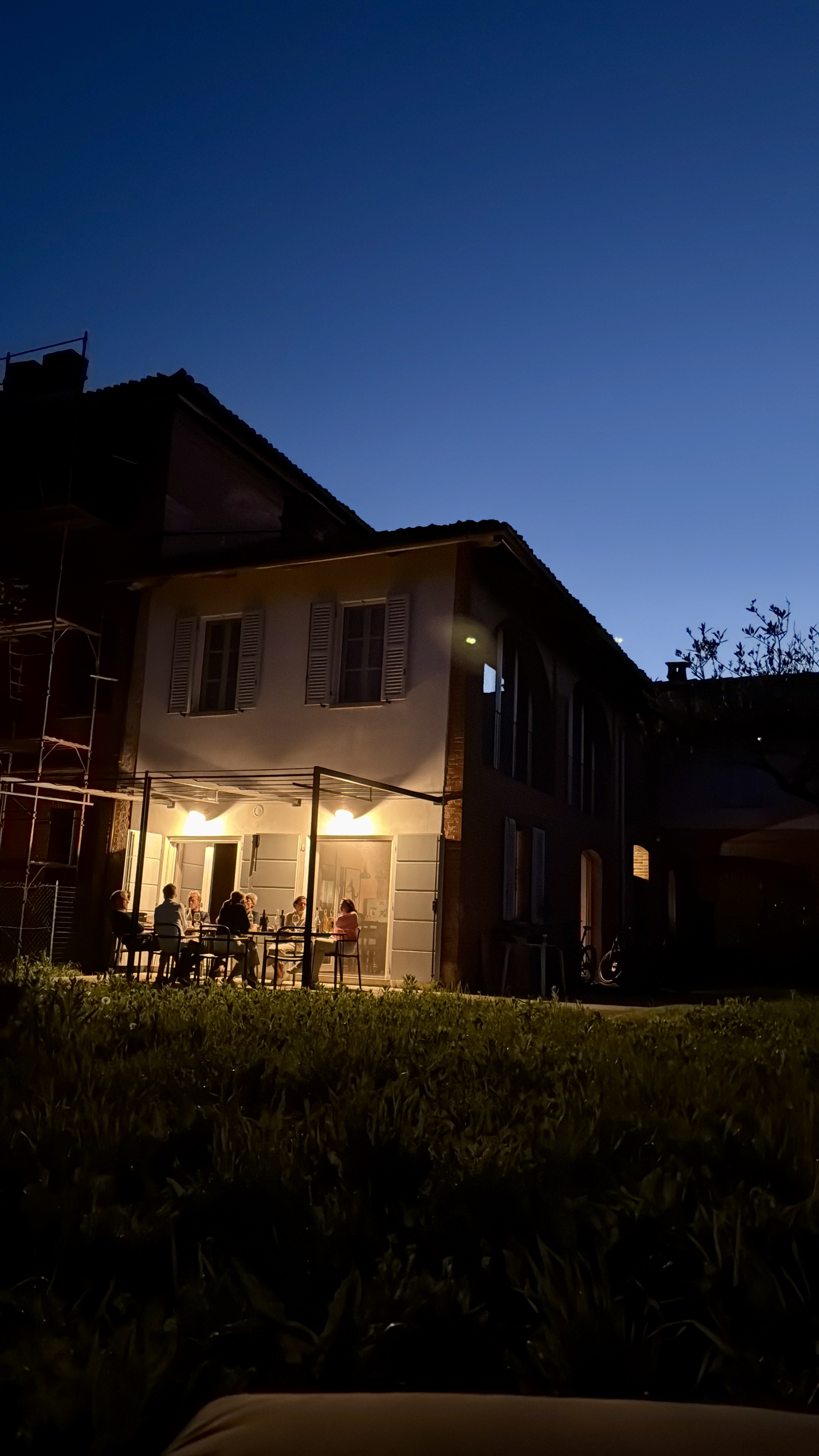 Het stenen huis met olijfboom