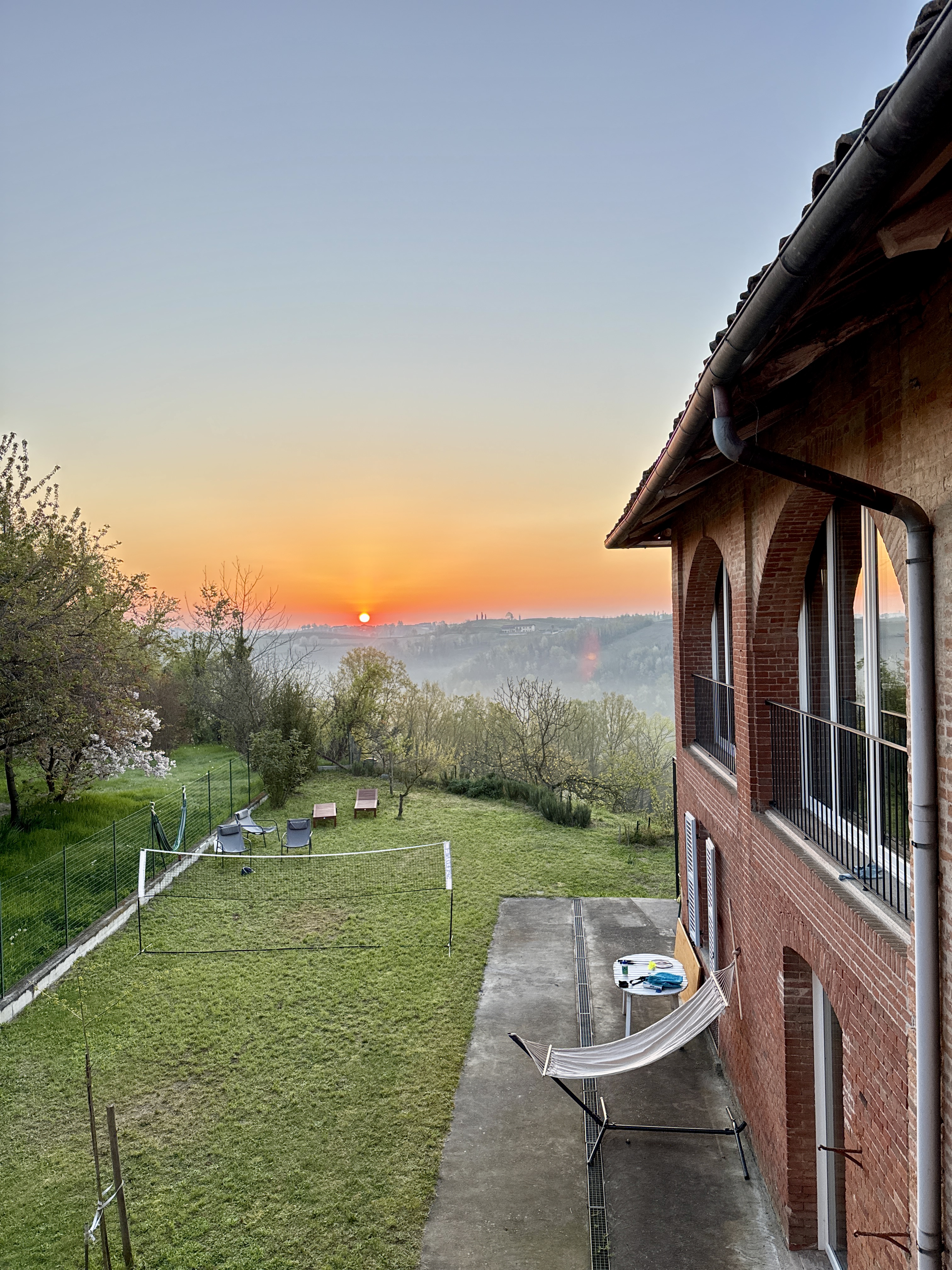 Zonsondergang over de heuvels